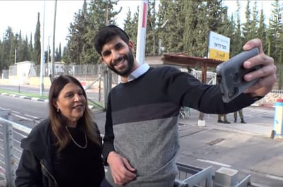 קורע: כרמלה מנשה פוגשת את מתגייסי נצח יהודה