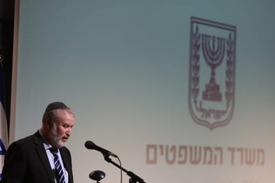 מנדלבליט: רבים מבלבלים בין מערכתיות והתקרנפות