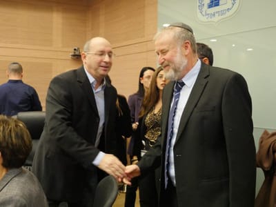 מנדלבליט וי"ר הועדה אבי ניסנקורן