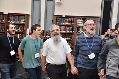 "חיבור נפלא" | הישיבה של הרב שרלו עם תושבי ת"א