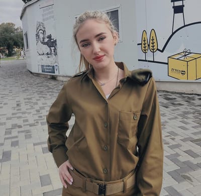 אחרי נועה קירל: גם עדי ביטי התגייסה לצה"ל