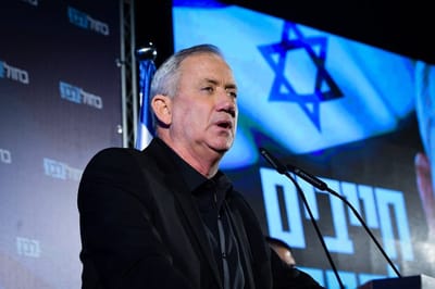 בני גנץ על ההזמנה לעימות: "מה קרה נתניהו? נבהלת"