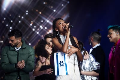 מה עדן אלנה תשיר באירוע שיחליף את האירוויזיון?