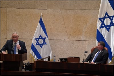 כחול לבן יתמכו בממשלת חירום, יקדמו חוק נגד נתניהו