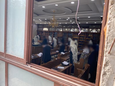 המשטרה פיזרה מתפללים בבתי כנסת וחילקה דוחות