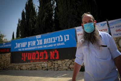 מאחורי הגב של מרצ? בנט נפגש עם ראשי מועצת יש"ע