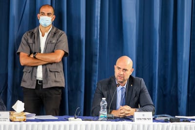 שכונה בקואליציה: 2 שרים וח"כ הצביעו עם האופוזיציה
