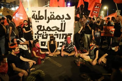 מחאת השמאל: אלפים מפגינים נגד ראש הממשלה