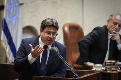 השר אקוניס: אם כחול לבן לא יתעשתו – נלך לבחירות