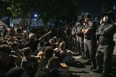 הפגנת השמאל | 12 נעצרו, כמחצית בשל תקיפת מפגין