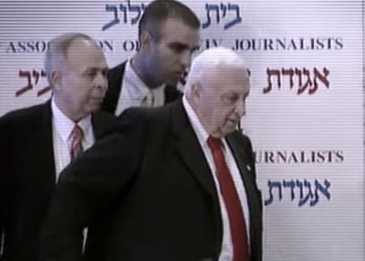 שותפי הסוד של אריק שרון חושפים סודות מאחורי הקלעים. צפו