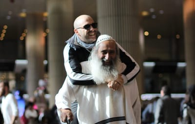 הכאב שמסתתר מאחורי הנסיעה לאומן | ביקורת