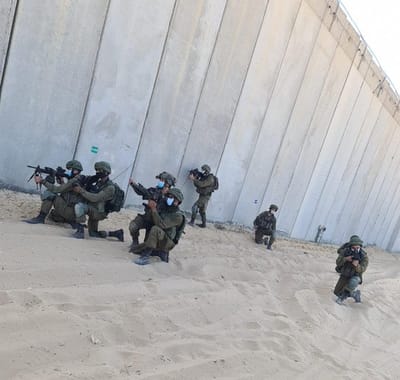 גבול עזה: מחבלים השליכו רימון דמה,חיילים פתחו באש