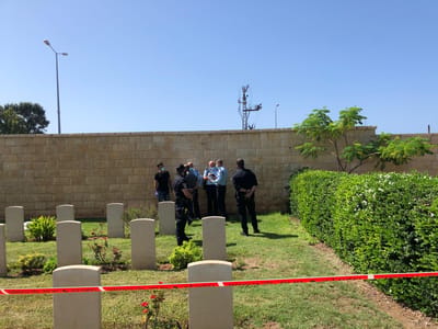 גופת תינוק אותרה בבית העלמין הישן בחיפה