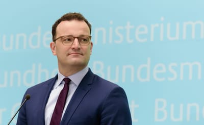 דיווח בגרמניה: שר הבריאות אובחן כחולה בקורונה