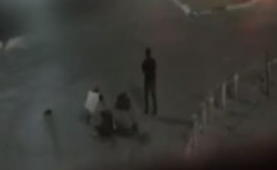 תיעוד: מסתערבים נחשפים ומתנפלים על מחבל. צפו