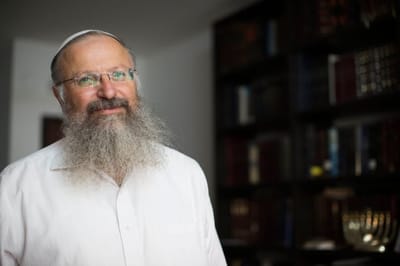 הרב שמואל אליהו: לחזק את מוסדות מערת המכפלה