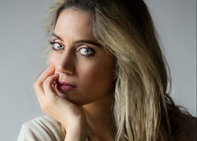 איך יוצאים מהחושך? שירה אורן במסר מרגש. צפו