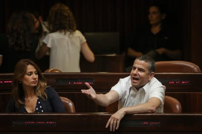 חוזר לכנסת? ינון מגל בתגובה ראשונה לדיווחים