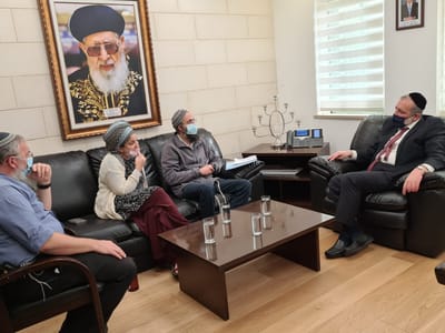 אריה דרעי נפגש עם הוריו של אהוביה סנדק ז"ל