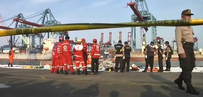דקות אחרי ההמראה: מטוס נוסעים התרסק באינדונזיה