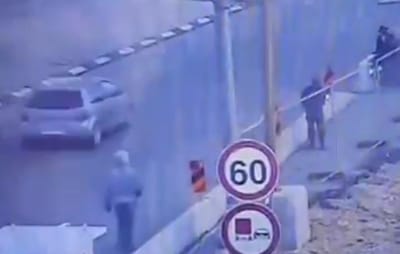הפיגוע בגוש עציון: המחבל רץ, שלף סכין וחוסל. צפו בתיעוד