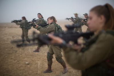 כמה מהמתגייסות לצה"ל נשארות דתיות?