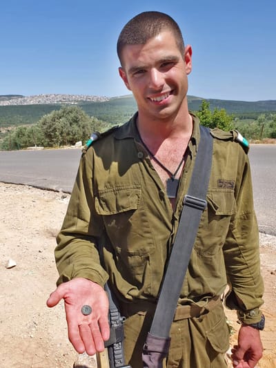 חייל פלס"ר 7 גילה מטבע נדיר מלפני 1800 שנה