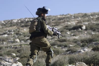 חייל ההסדר קפץ על האופנוע ועצר את המחבלים