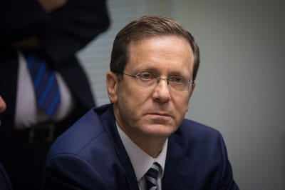 עוול לבוז'י הרצוג: "גם לאיש ציבור יש אמא ומשפחה"