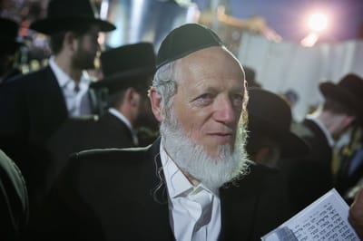 "משי זהב מונשם ומורדם: מעריכים שנגרם נזק"