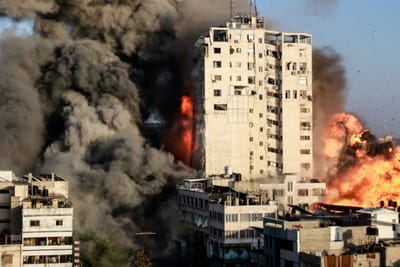 הפצצת בניין בעזה על ידי צה"ל