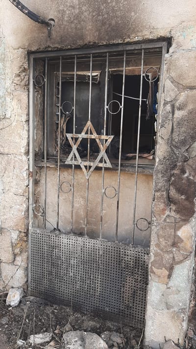 מזעזע: כך נראה בית כנסת אחרי פוגרום בלוד