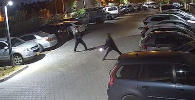 בקבוקי תבערה הושלכו לעבר בית של יהודים. צפו
