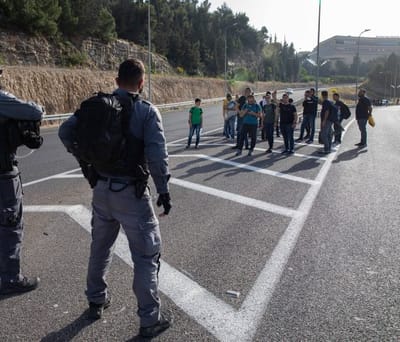 מאבטח הותקף באבנים בידי המון ערבי – איש לא נעצר