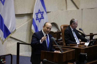 בנט: "לריב כשאיראן דוהרת לגרעין – חוסר אחריות"
