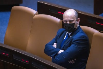 בנט חייב להשתתף | מה זה דיון 40 חתימות?