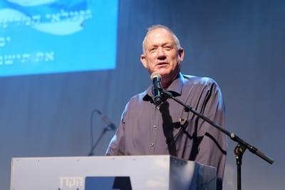 גנץ הציג: תוכנית 'ההפוגות' לפינוי תושבי עוטף עזה