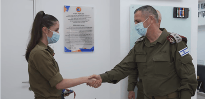צפו: זוכת המדליה אבישג סמברג נפגשה עם הרמטכ"ל