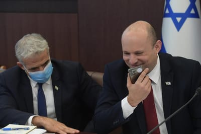 "מספר אחת בעולם": בנט והרצוג שוחחו עם דולגופיאט
