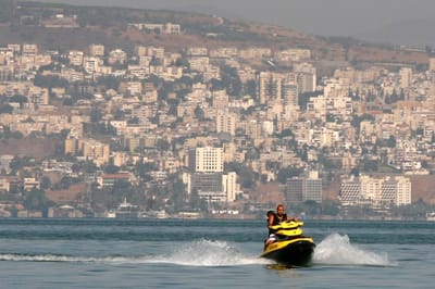 נעדר בכנירת: כוחות שיטור בחיפוש אחר גבר כבן 30