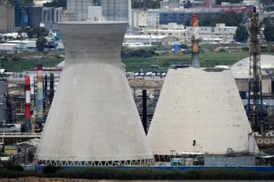 בתי הזיקוק בחיפה, לאחר שאחד מהם התמוטט