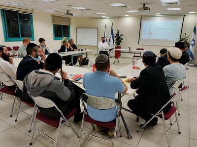 השר לשירותי דת נפגש עם ארגוני העולים להר הבית