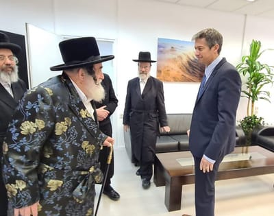 ספק אם הייתה מעולם שיחה כזו בין שר לאדמו"רים