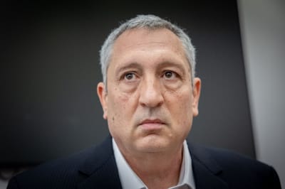 ניר חפץ: "היו אמצעים דרקוניים. היה לי ליל בלהות"