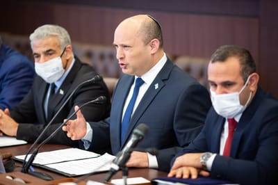 בנט בקבינט הקורונה: אנחנו לא יכולים למנוע את הגל