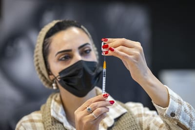 עוצרים את האומיקרון: כך תימנעו מבידוד ותחלואה
