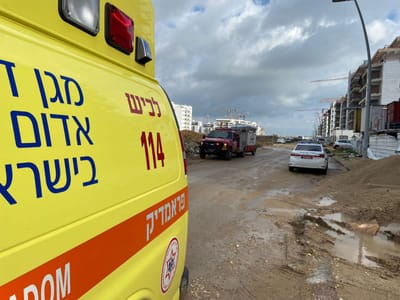 אשקלון: קשיש בן 80 במצב קשה אחרי שנפגע מאוטובוס