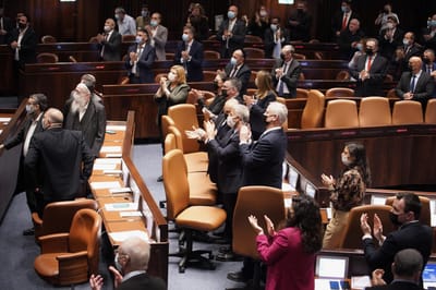 מרגש: מחיאות כפיים לילדי עוטף עזה במליאה | צפו