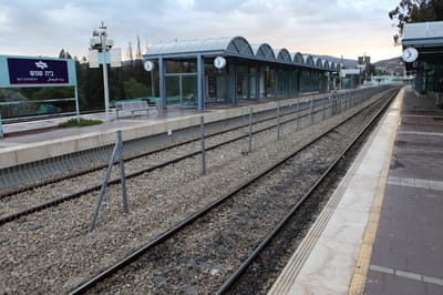 תקלת איתות: תחנות הרכבת שבו לפעילות חוץ מאחת